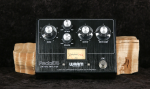 
                            Warm Audio Pedal76